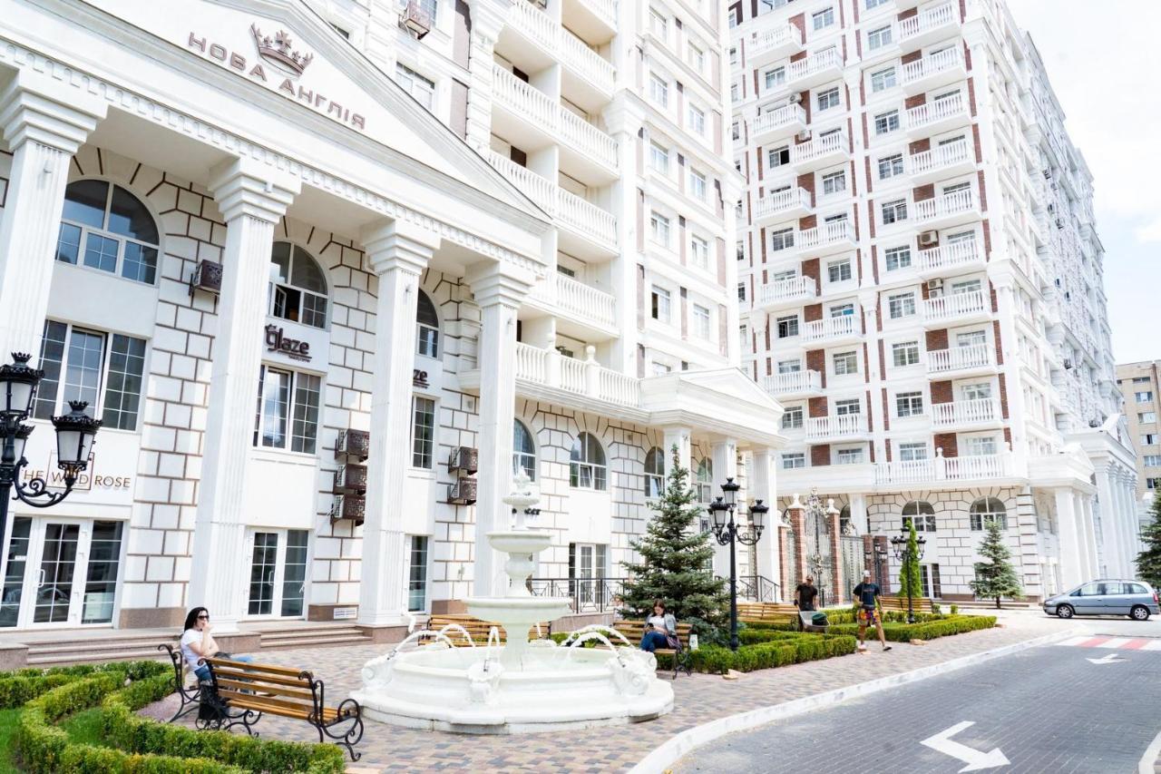 New England Deluxe Apartment Kyiv Exterior photo