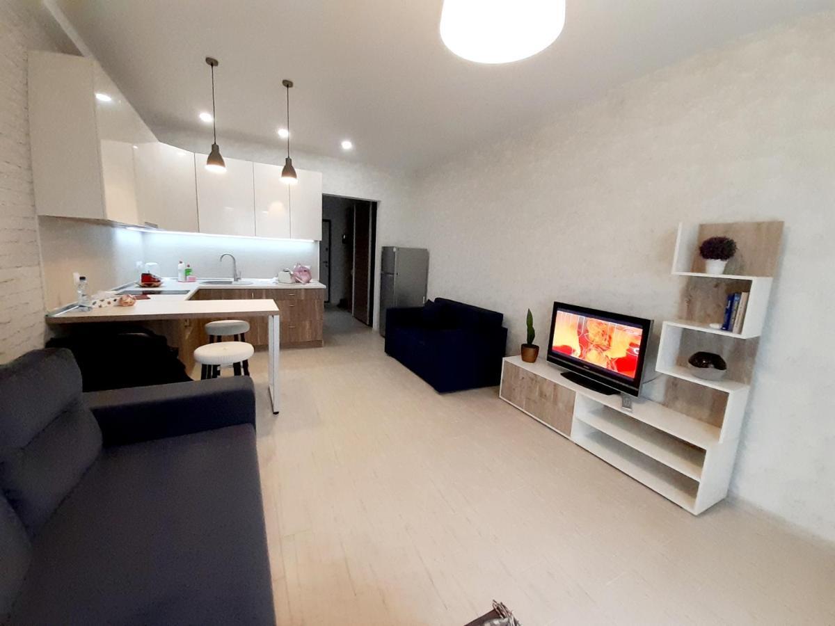 New England Deluxe Apartment Kyiv Exterior photo