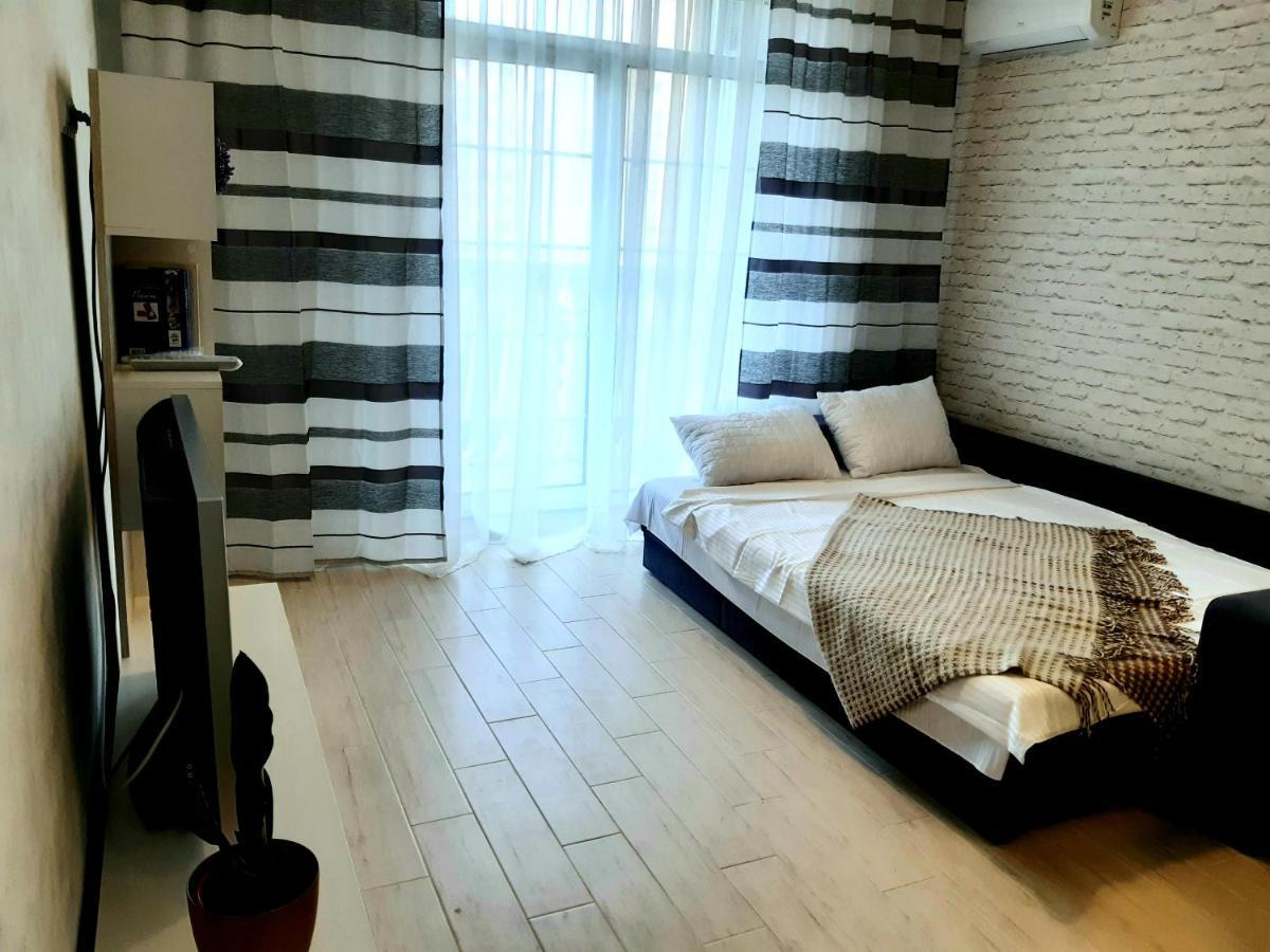 New England Deluxe Apartment Kyiv Exterior photo